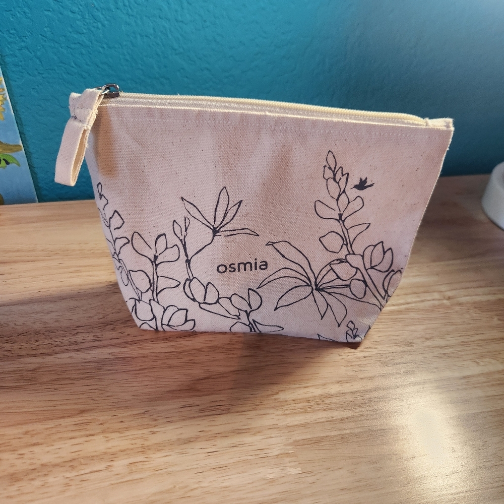 Osmia Makeup Bag With Zipper Closure
